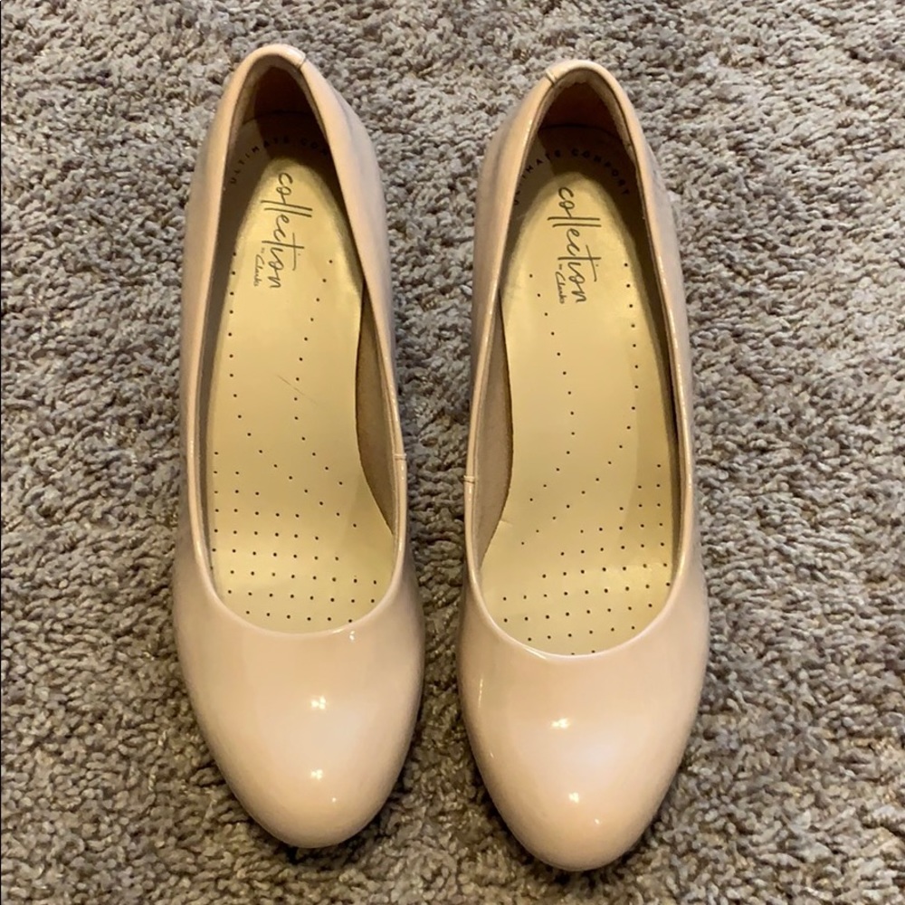 Clark’s nude/pink heels